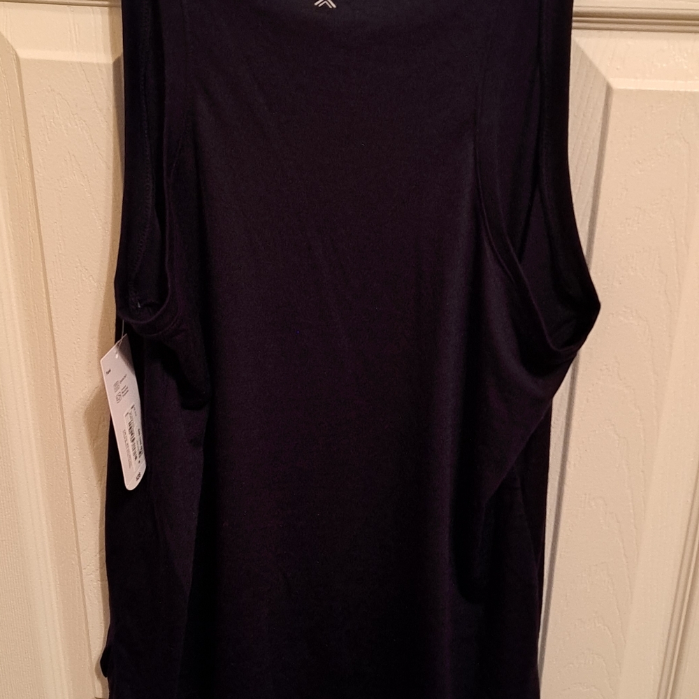 Women's Xersion "Unleash your potential" tank NWT - Picture 2 of 2